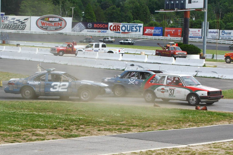 Illustration for article titled The 24 Hours Of LeMons New England 2009 Über Gallery, Part 5